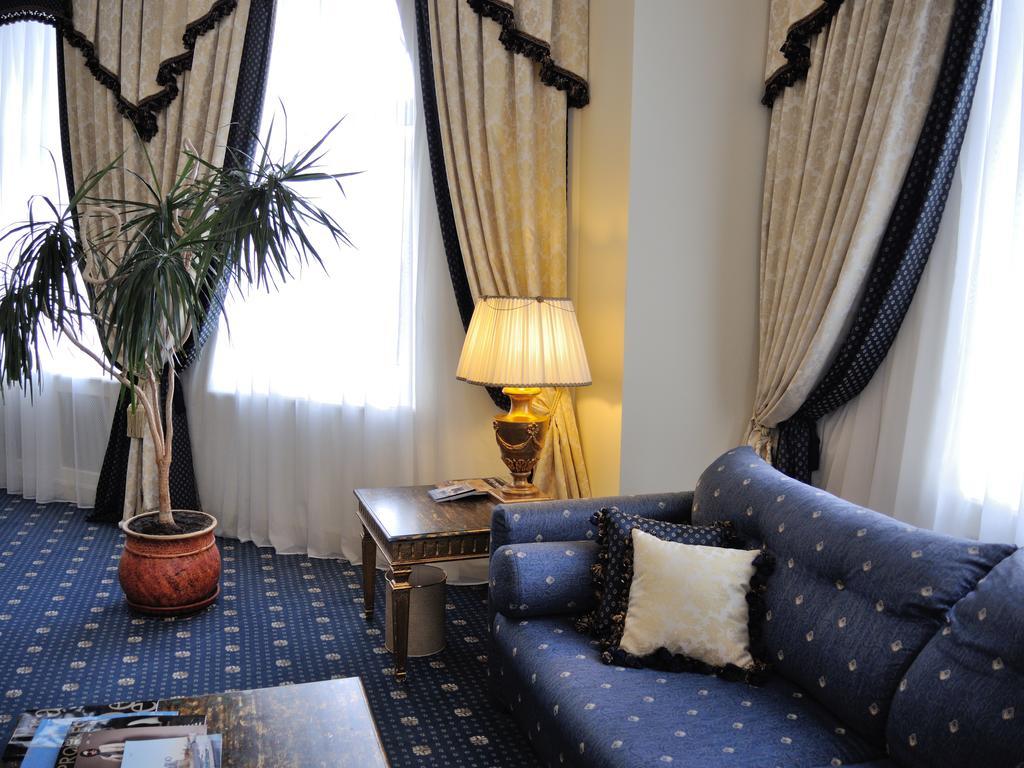 Grand Hotel Ukraine Dnipro Exterior foto