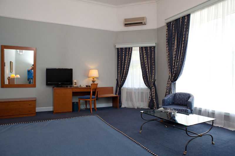 Grand Hotel Ukraine Dnipro Exterior foto