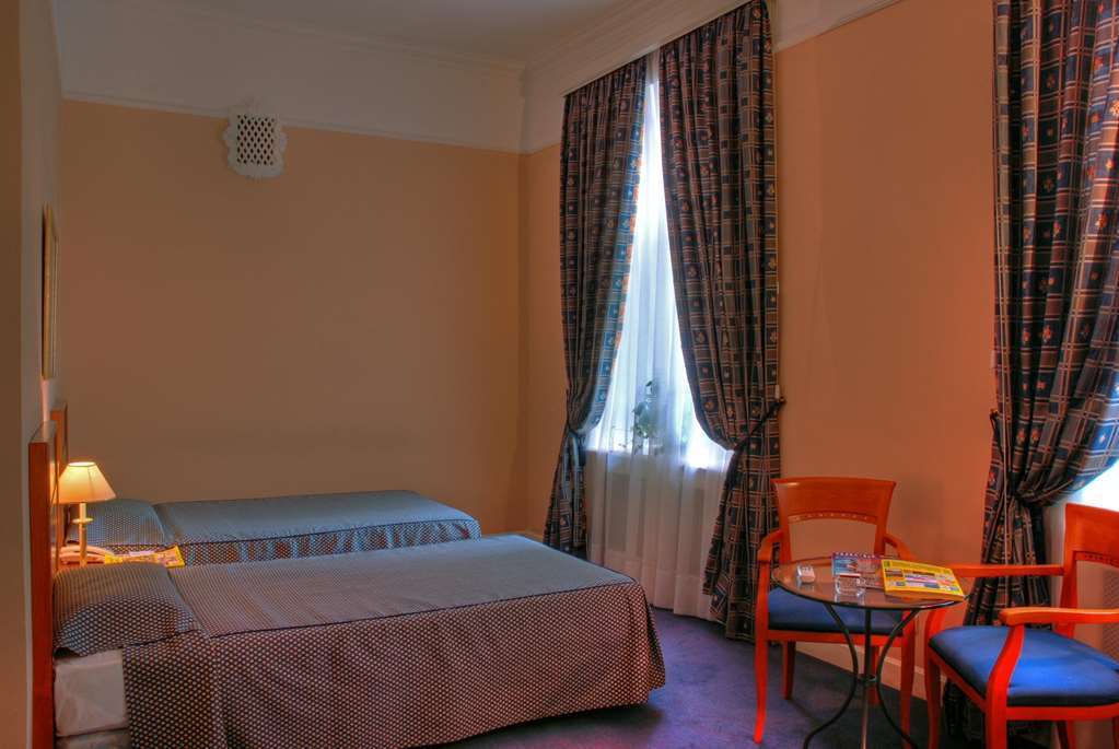 Grand Hotel Ukraine Dnipro Zimmer foto