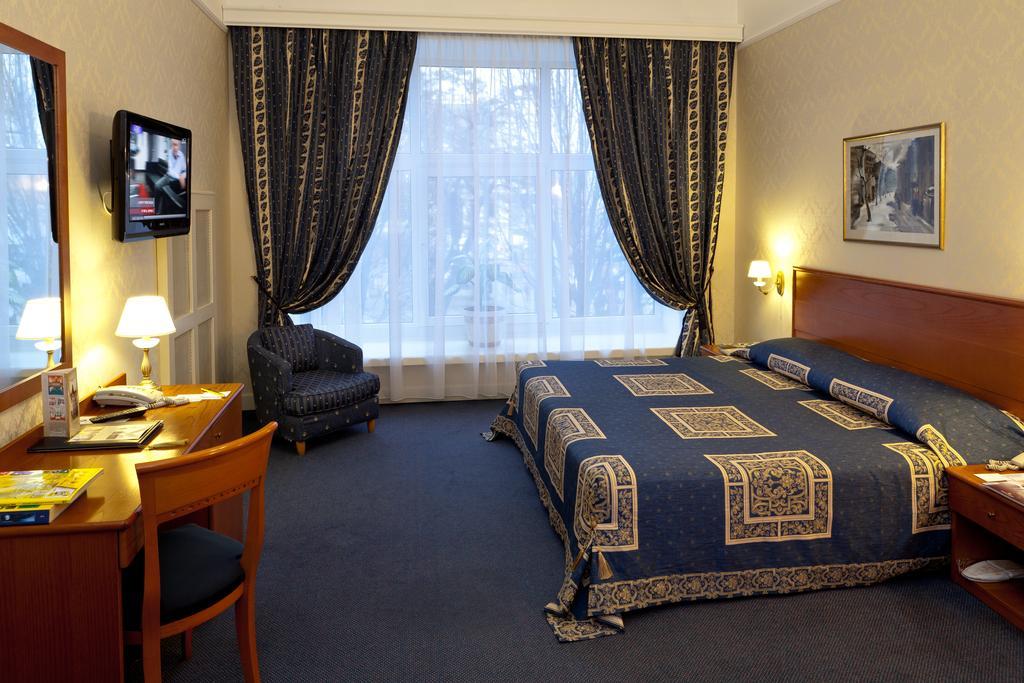 Grand Hotel Ukraine Dnipro Exterior foto